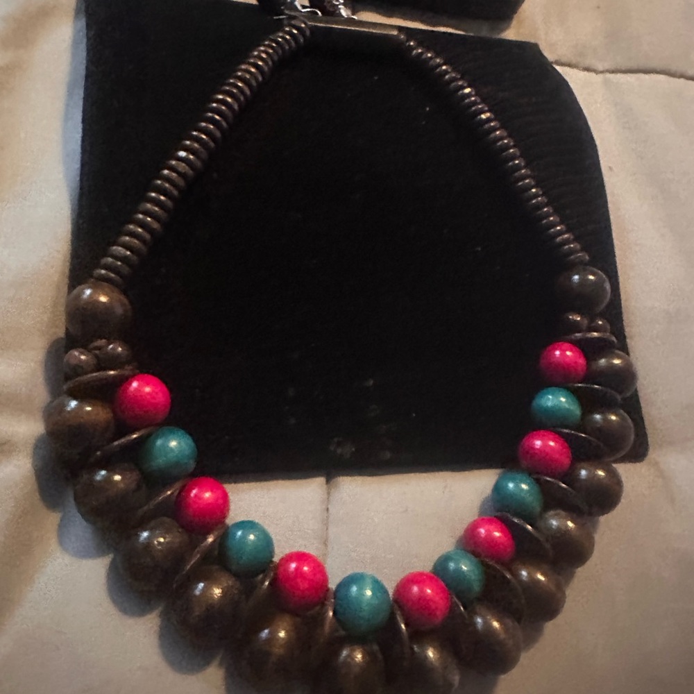 Elegant Beaded Necklace - Pink and Blue